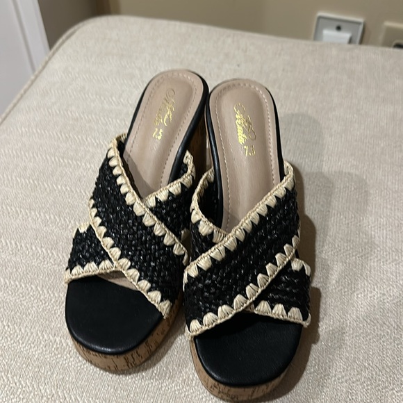 Abata black and cream rattan cork wedges brand new - Picture 5 of 5